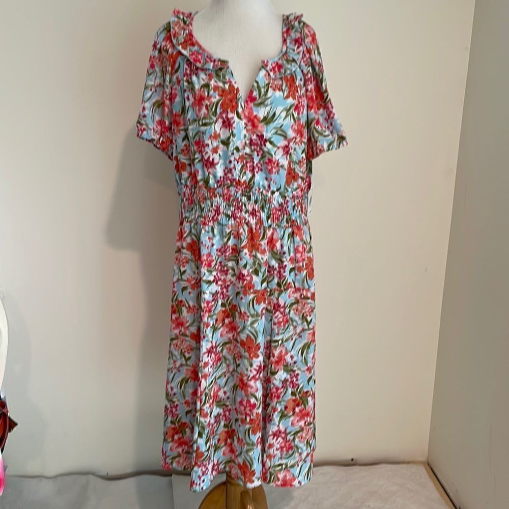 NWT flowery dress w/elastic sleeves size 16 by rabbit rabbit rabbit below knee